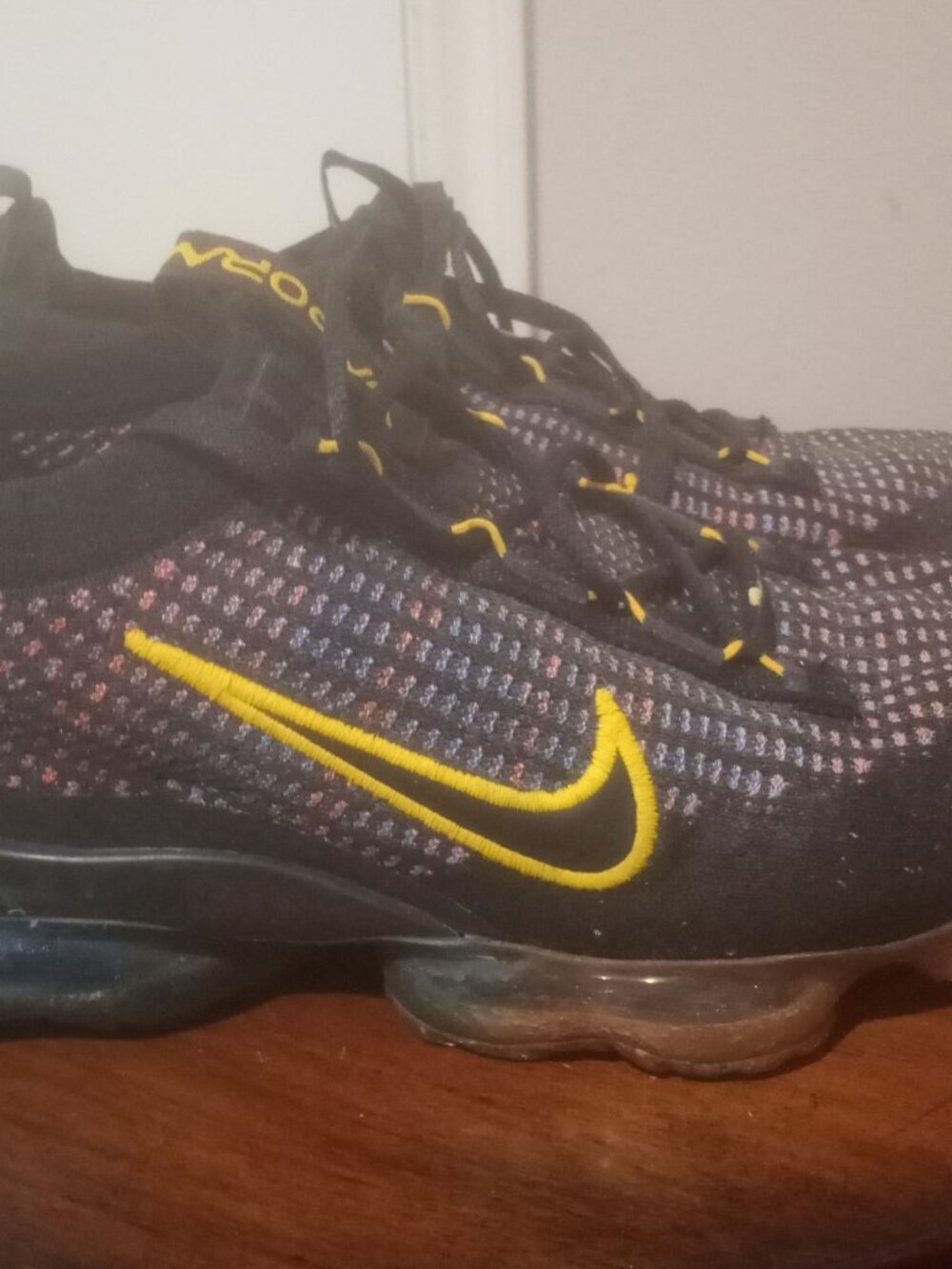 Nike Air VaporMax 2021 Flyknit Black University Gold DV2118-001 Mens Size 9 - Picture 5 of 12